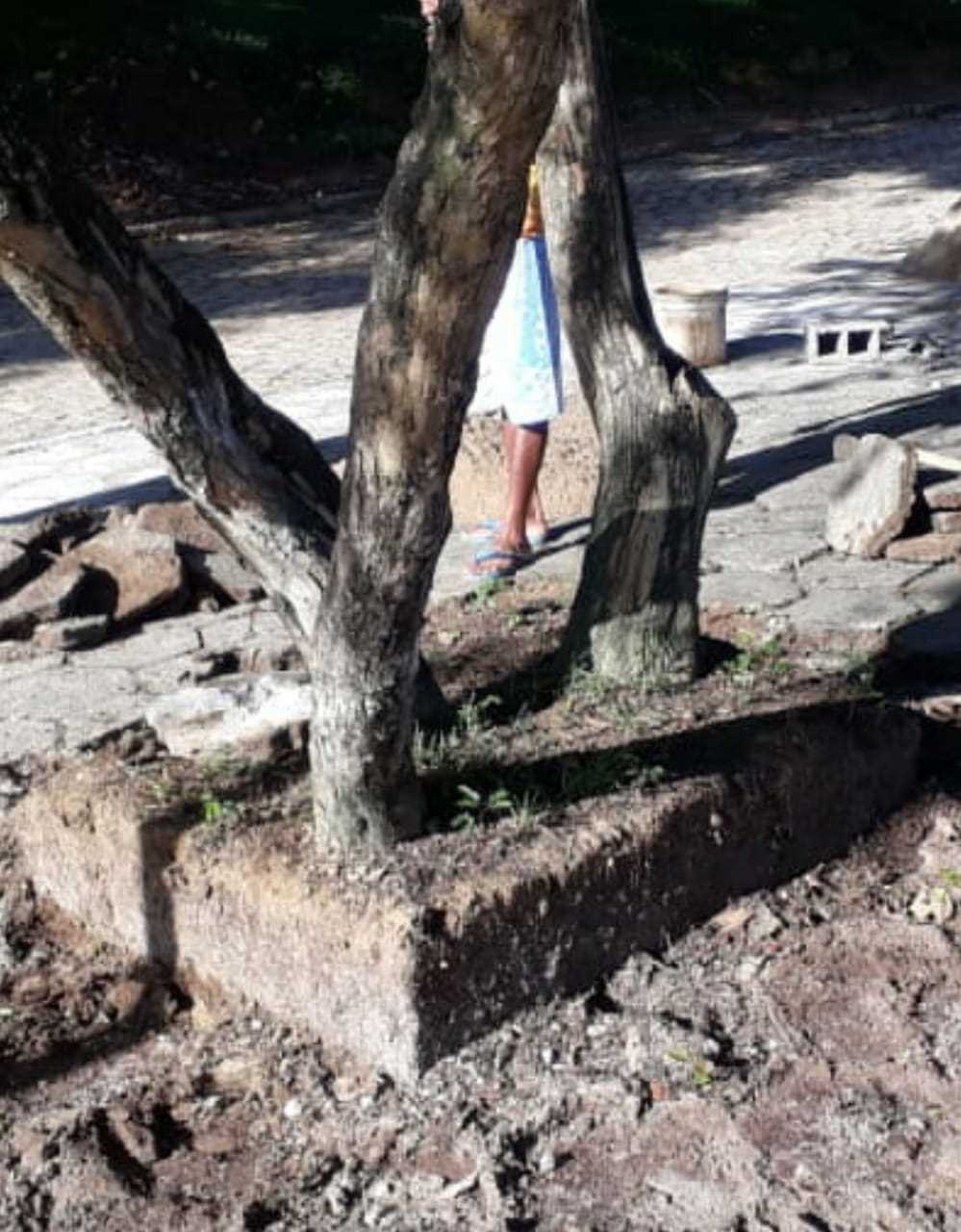 Camacã: Nova praça construída em Leoventura chama atenção dos moradores
